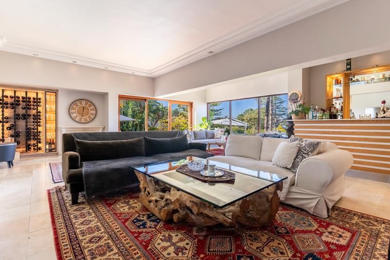 4 Bedroom Property for Sale in Constantia Western Cape